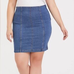 Torrid Blue Medium Wash High Waist Mini Stretchy Denim Skirt Size 24